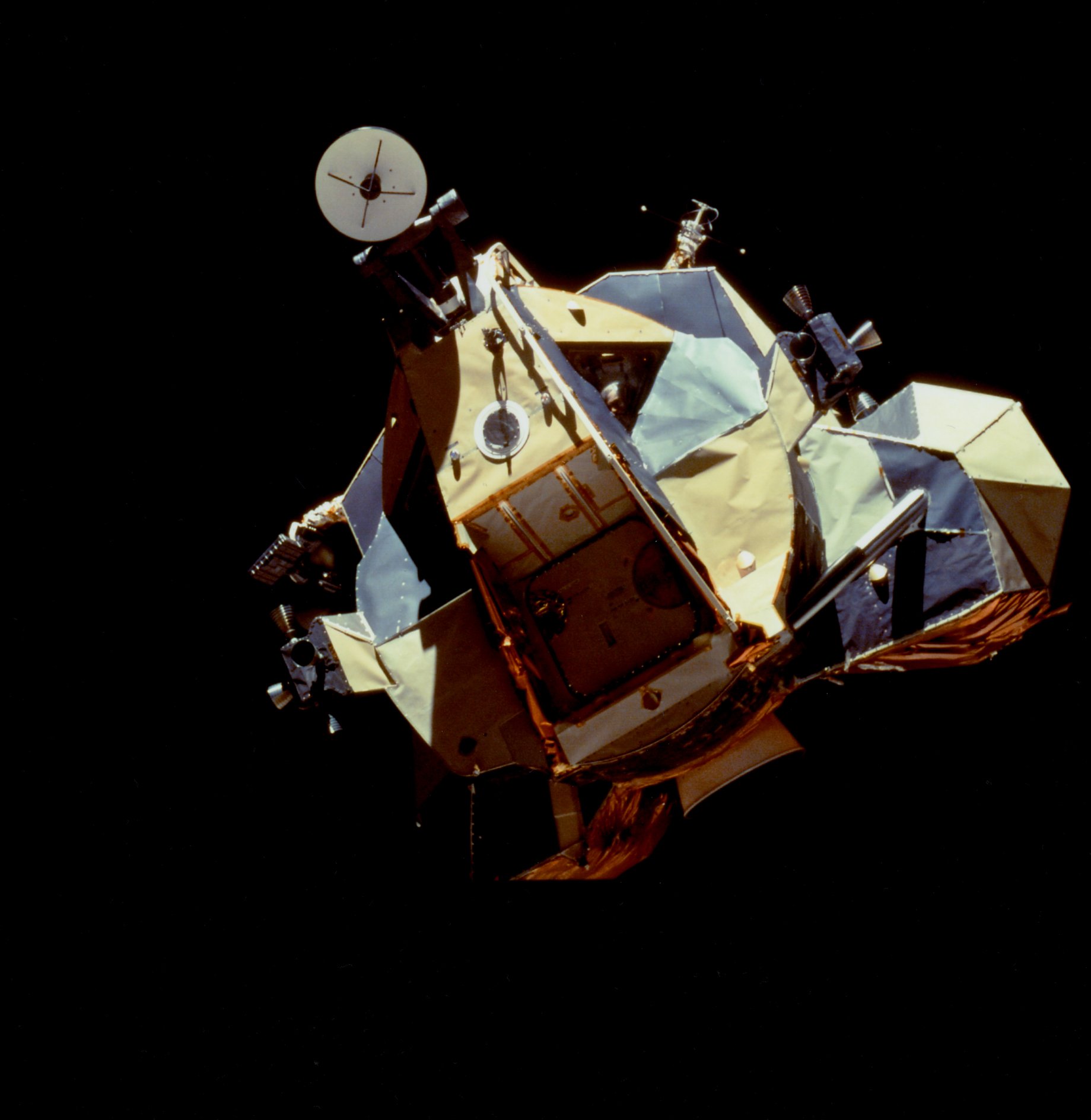 APOD: 2006 January 7 – Apollo 17 s Moonship