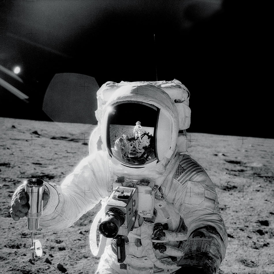 APOD: 2006 January 21 – Apollo 12: Self-Portrait