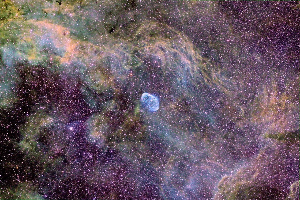 NGC 6888: A Tricolor Starfield — APOD for 2006-07-06
