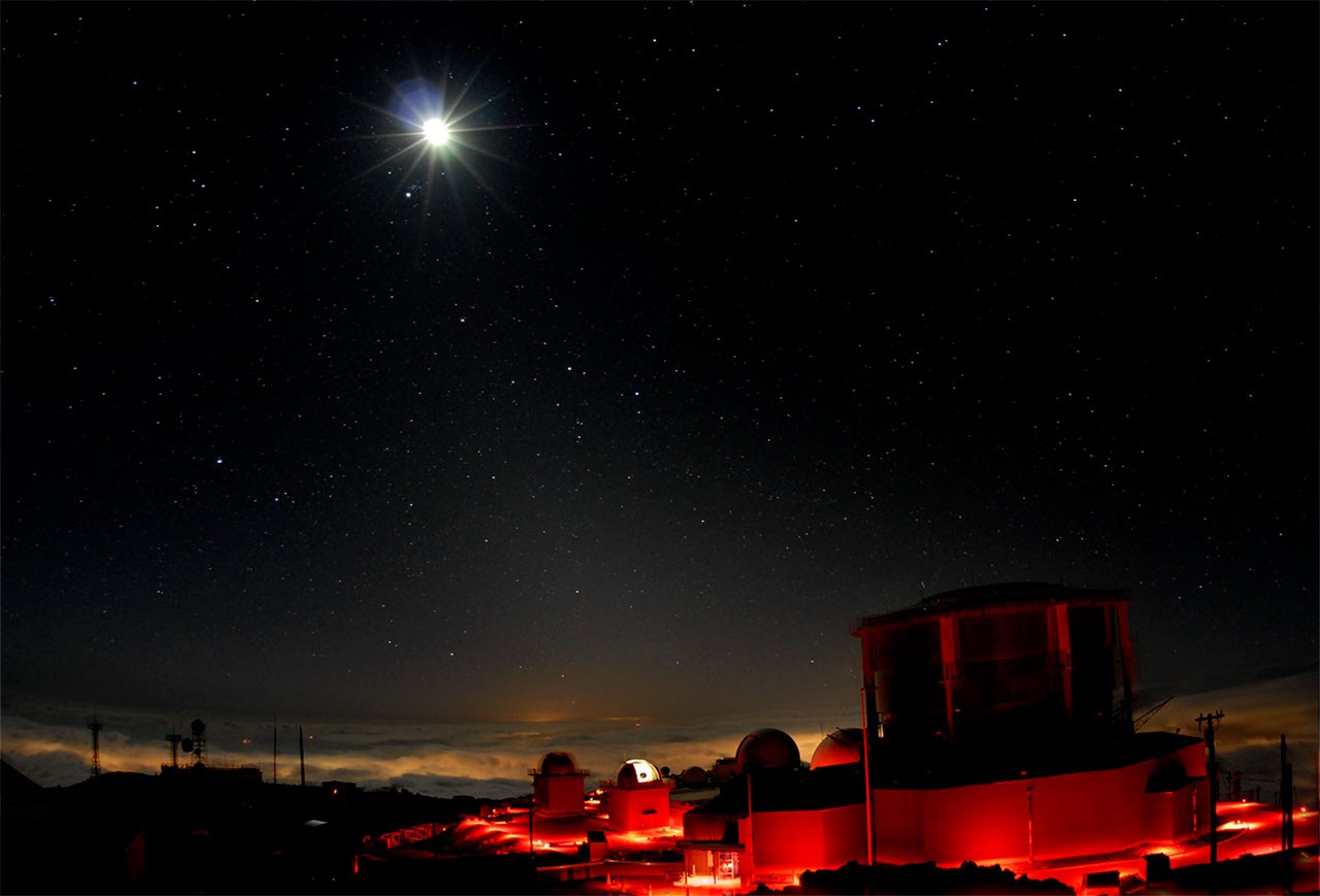 Moon Over Haleakala — APOD for 2006-06-10