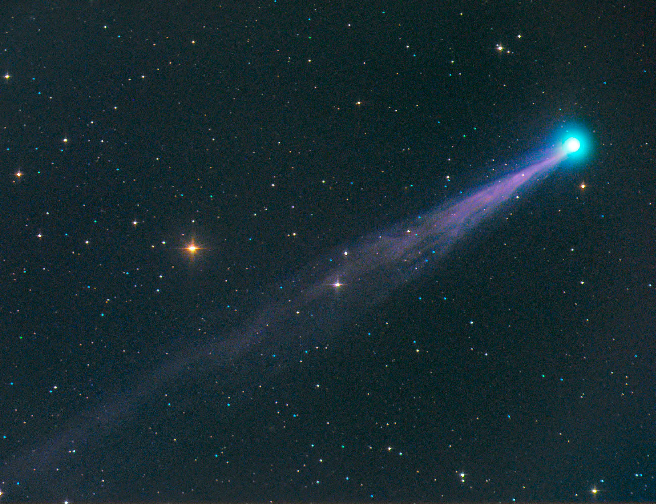 APOD: 2006 October 4 – Comet SWAN Brightens
