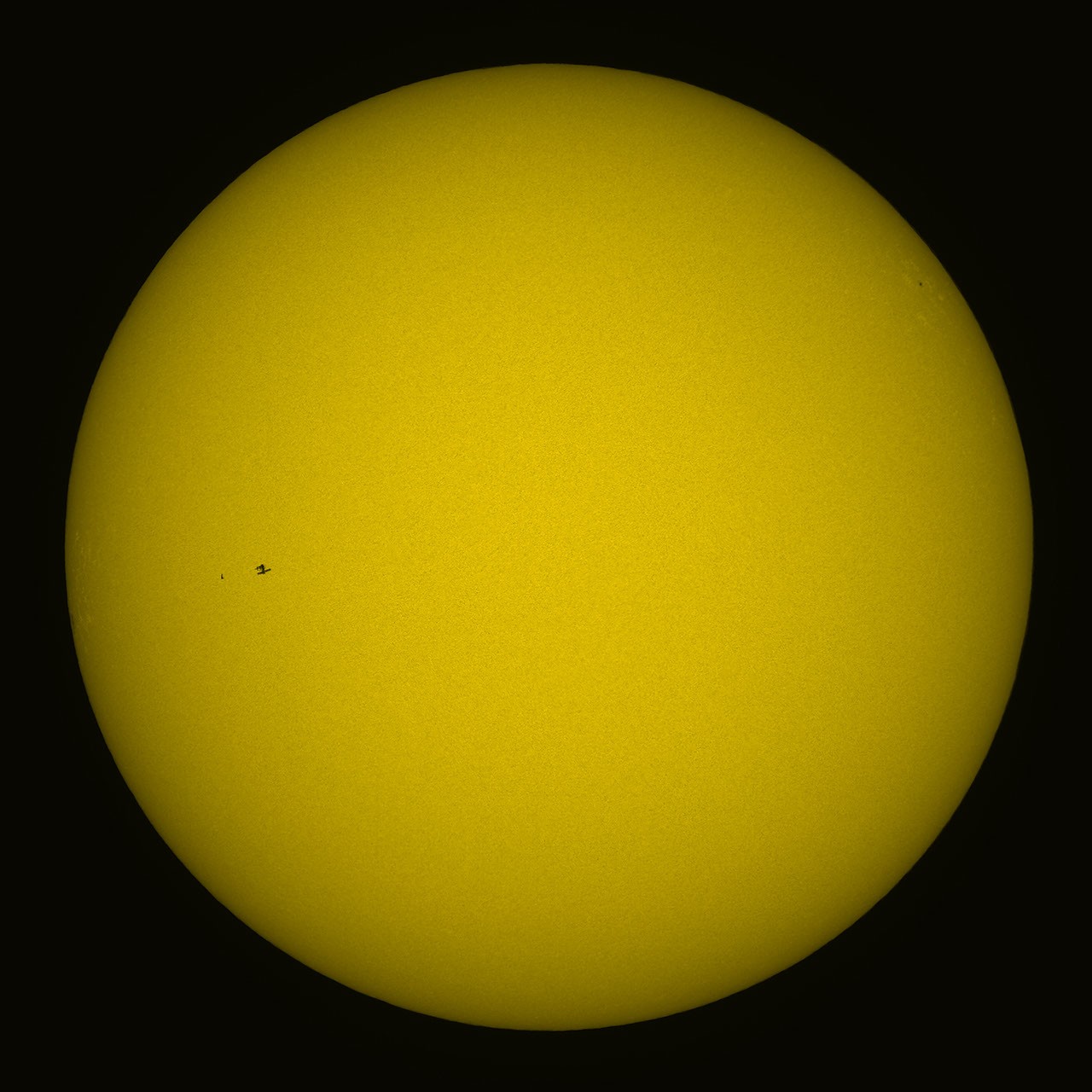 Sharp Silhouette — APOD for 2006-09-21