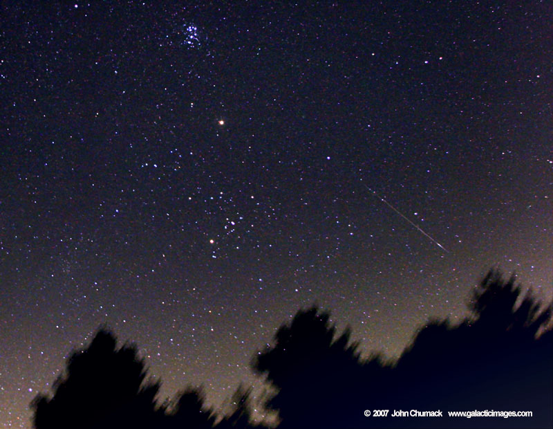 APOD: 2007 August 16 – Moonless Perseid Sky