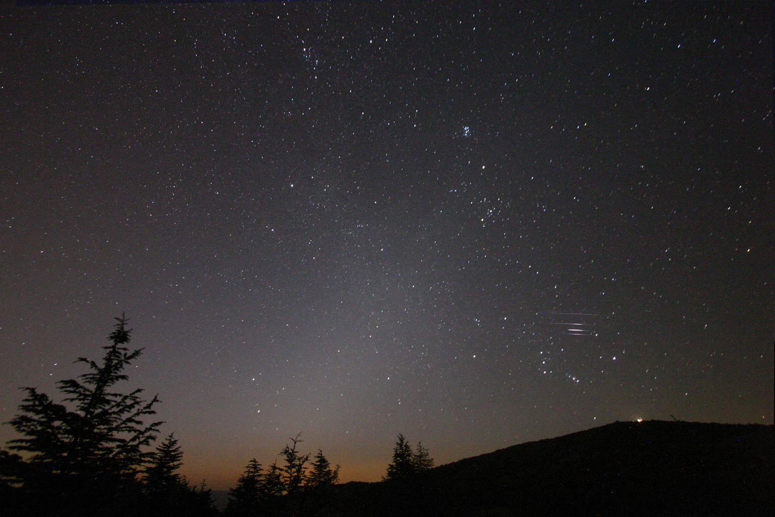 APOD: 2007 August 15 – Mysterious Streaks Over Turkey