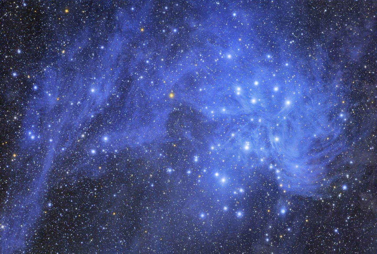 APOD: 2007 November 22 – Pleiades and Stardust