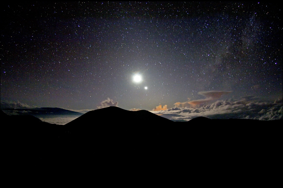 APOD: 2008 April 23 – Above the Clouds