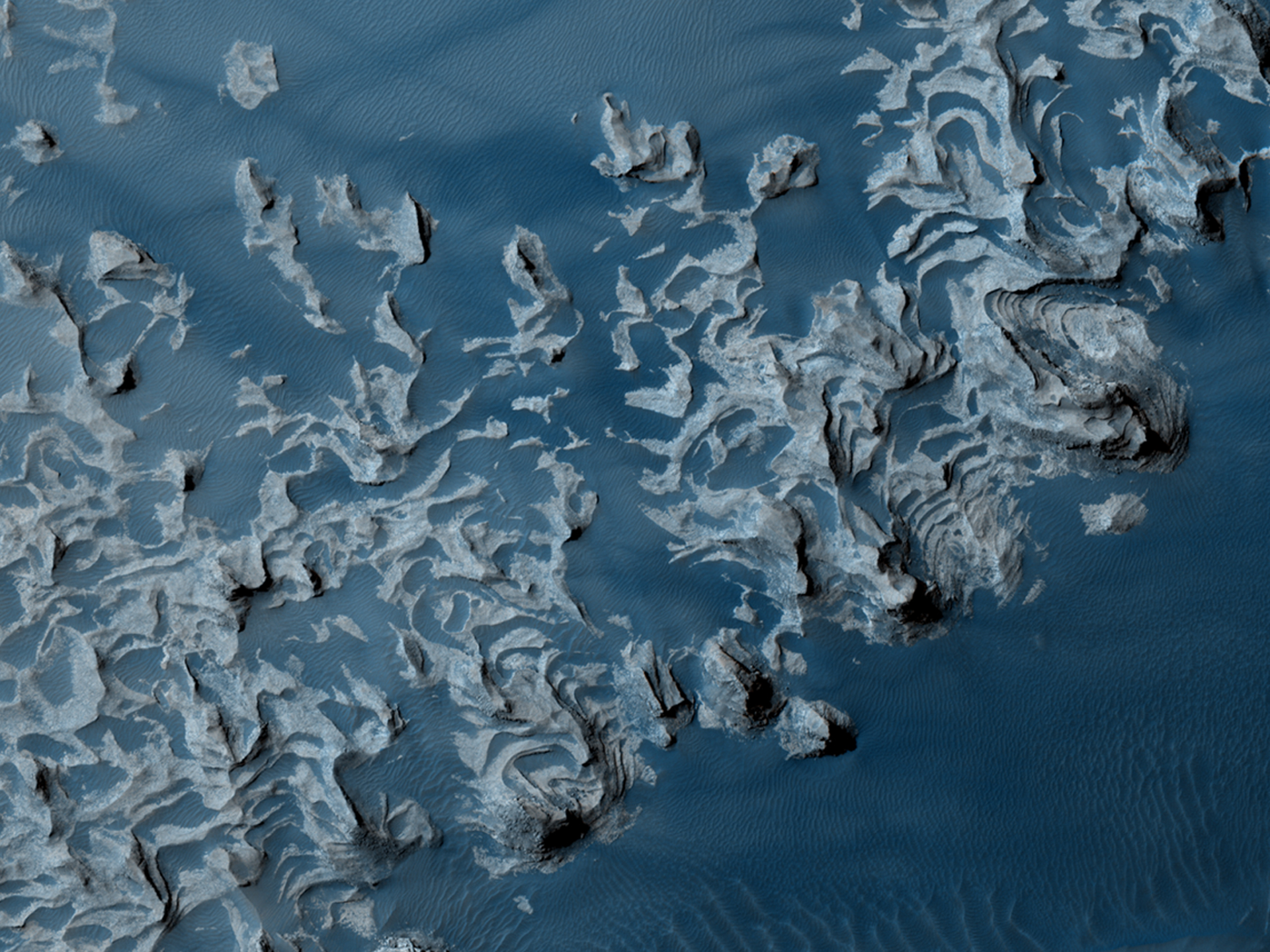 APOD: 2008 April 4 – Layers in Aureum Chaos