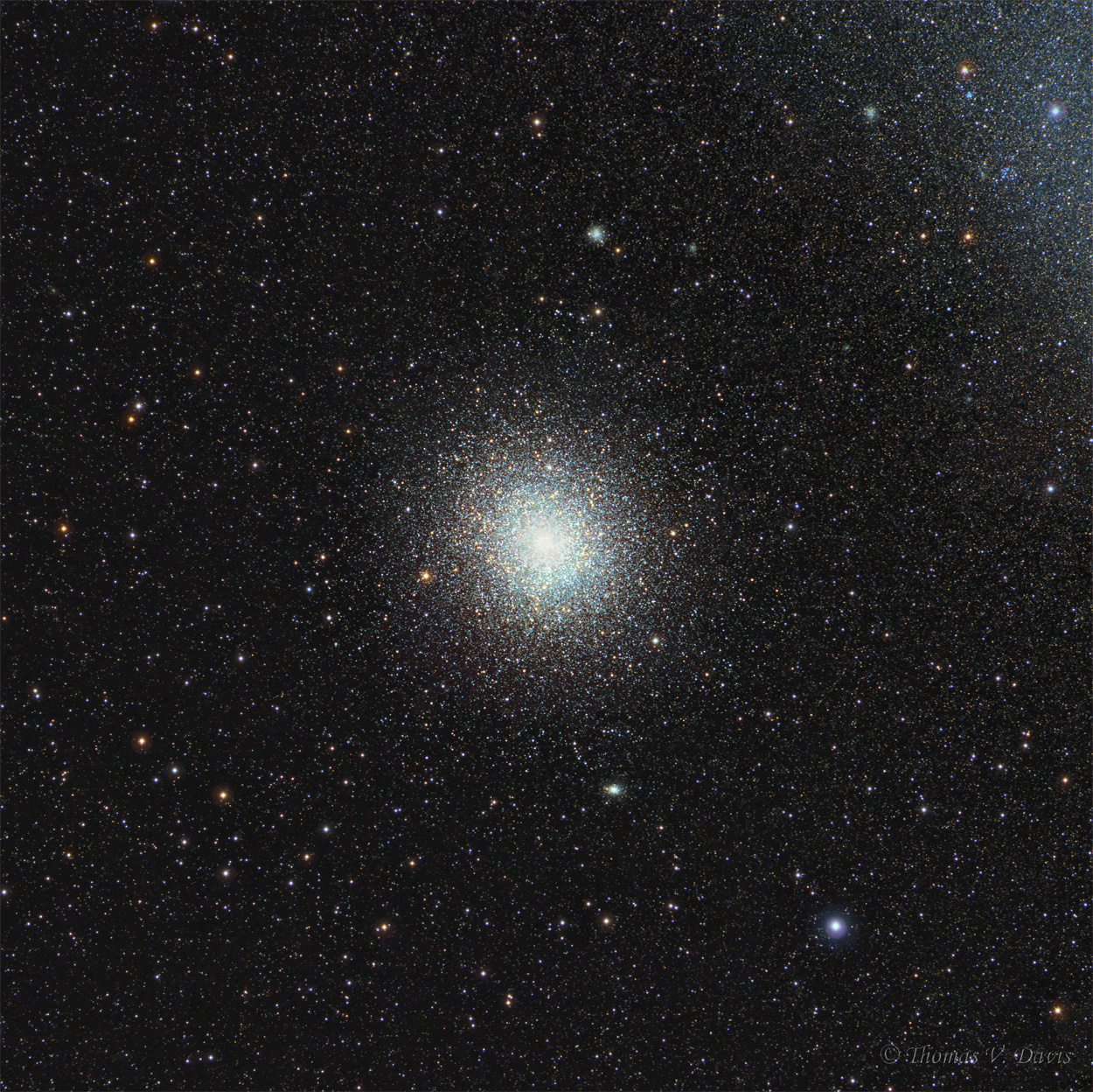 APOD: 2008 August 26 – 47 Tuc: A Great Globular Cluster of Stars