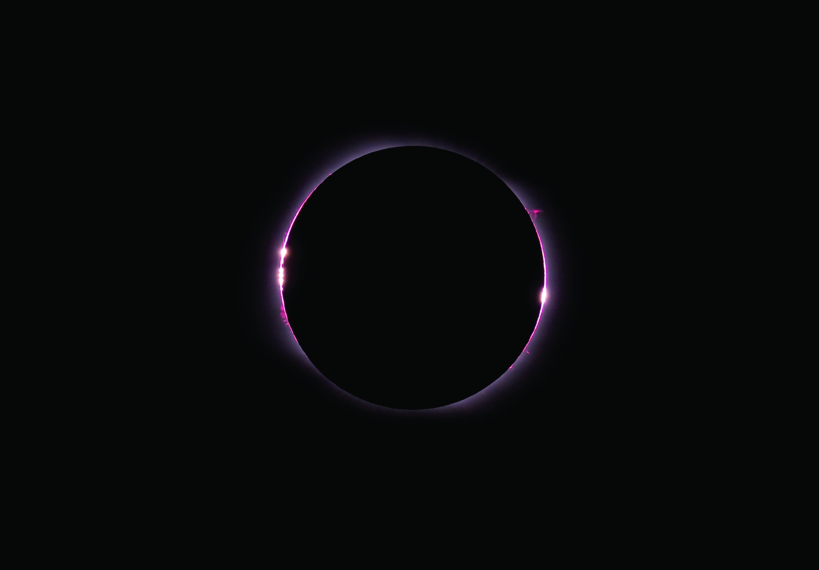 APOD: 2008 August 7 – At the Sun’s Edge
