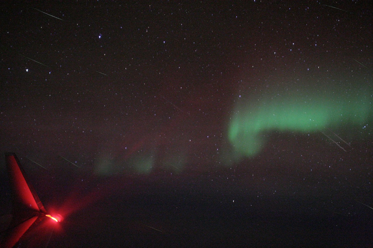 Quadrantid Meteors and Aurora from the Air — APOD for 2008-01-07