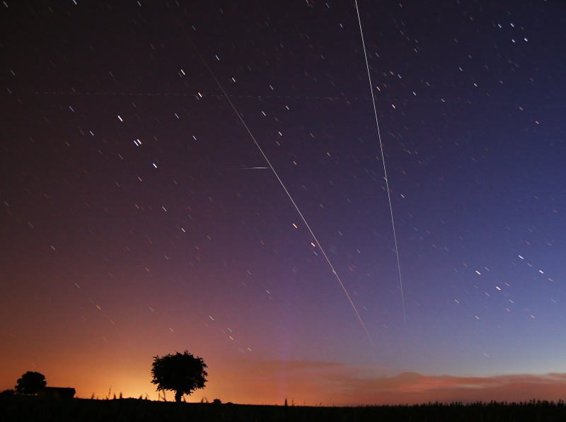 APOD: 2008 June 4 – Chasing the ISS