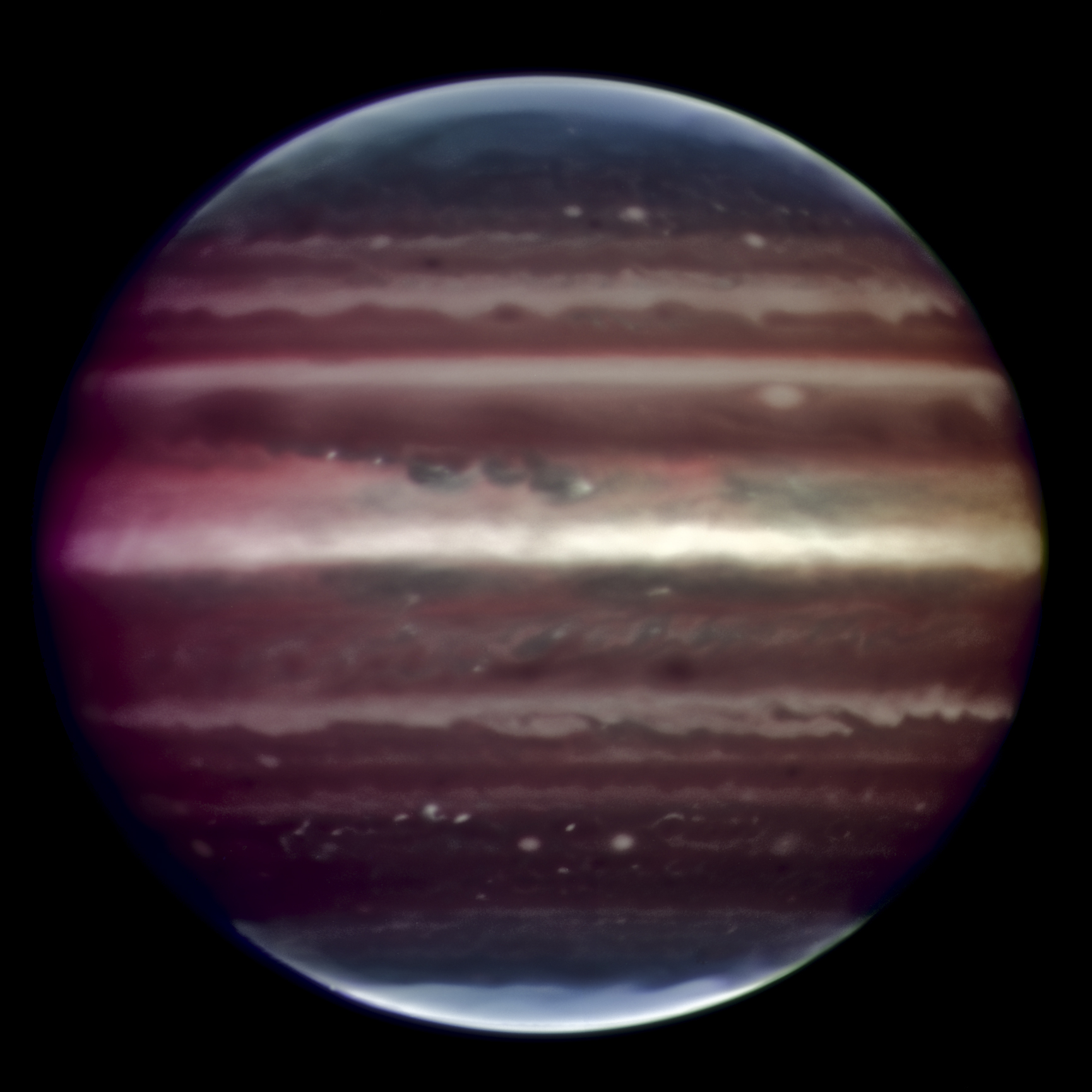 APOD: 2008 November 6 – A Sharper View of a Hazy Giant
