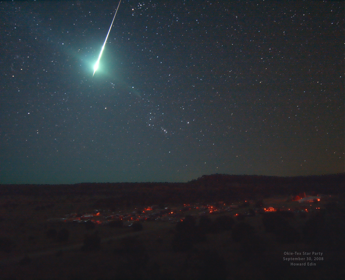 APOD: 2008 October 11 – Bright Bolide