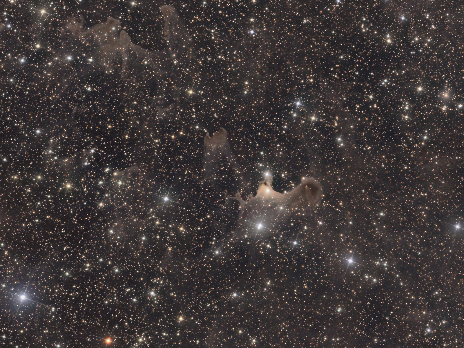APOD: 2008 October 30 – Haunting the Cepheus Flare