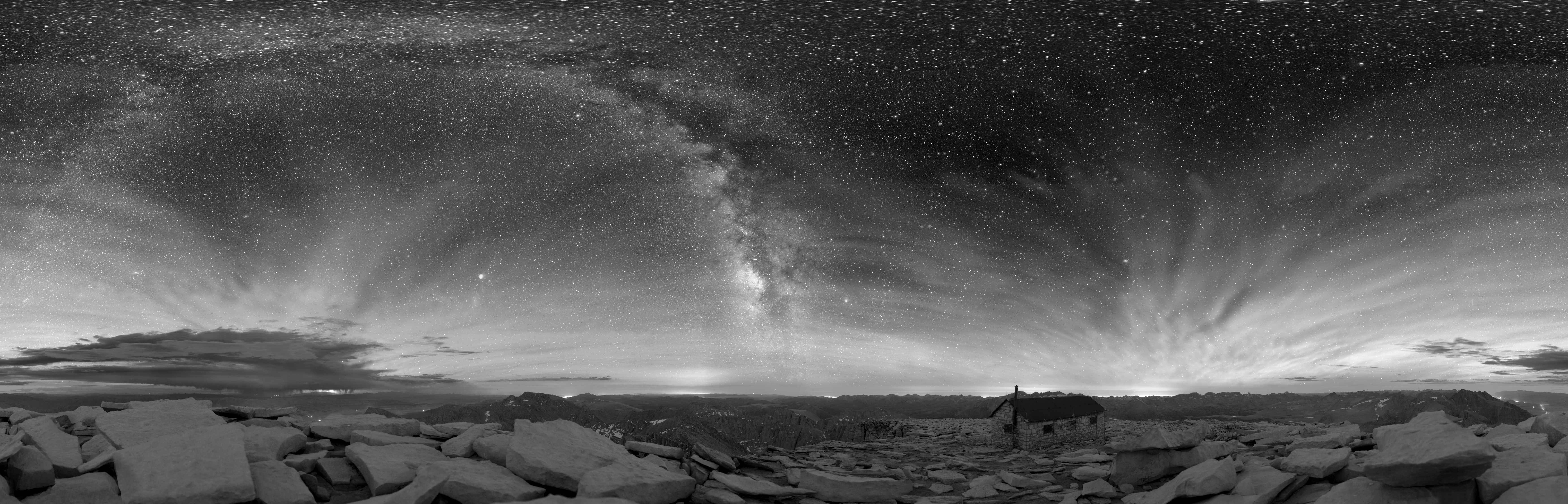 APOD: 2009 August 27 – A Dark Sky Over Sequoia National Park