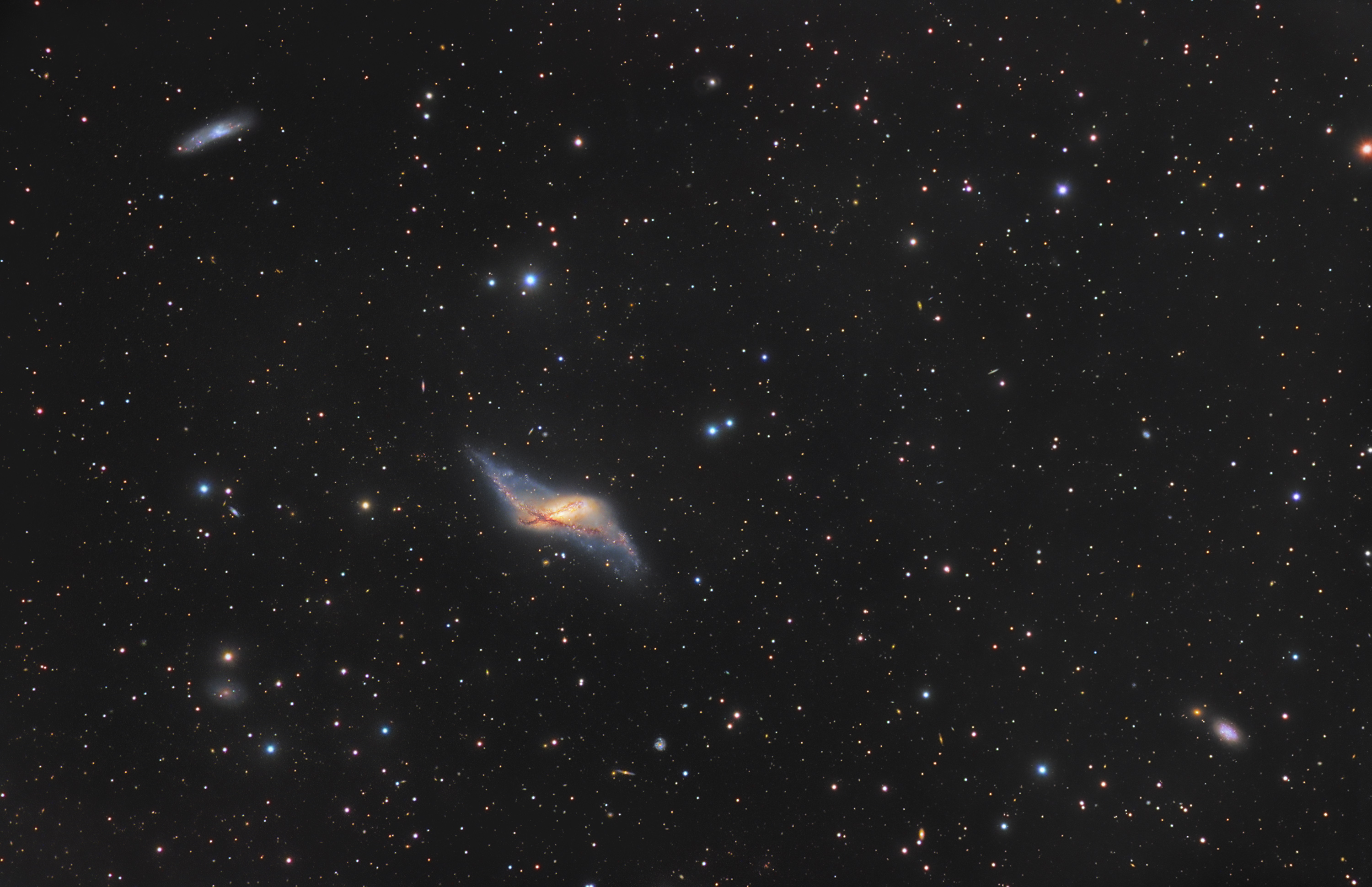APOD: 2009 December 3 – Polar Ring Galaxy NGC 660