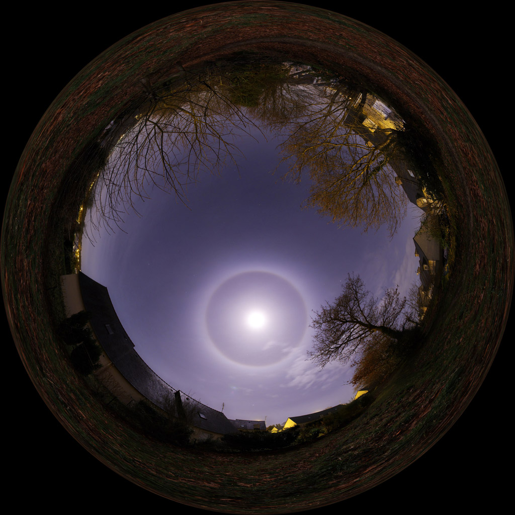 APOD: 2009 February 13 – Circle ’round the Moon