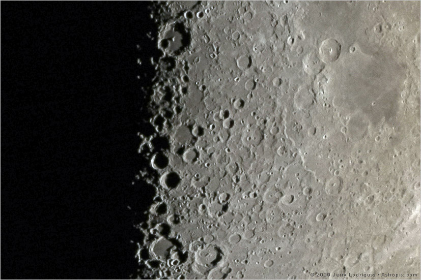 APOD: 2009 March 11 – Lunar X