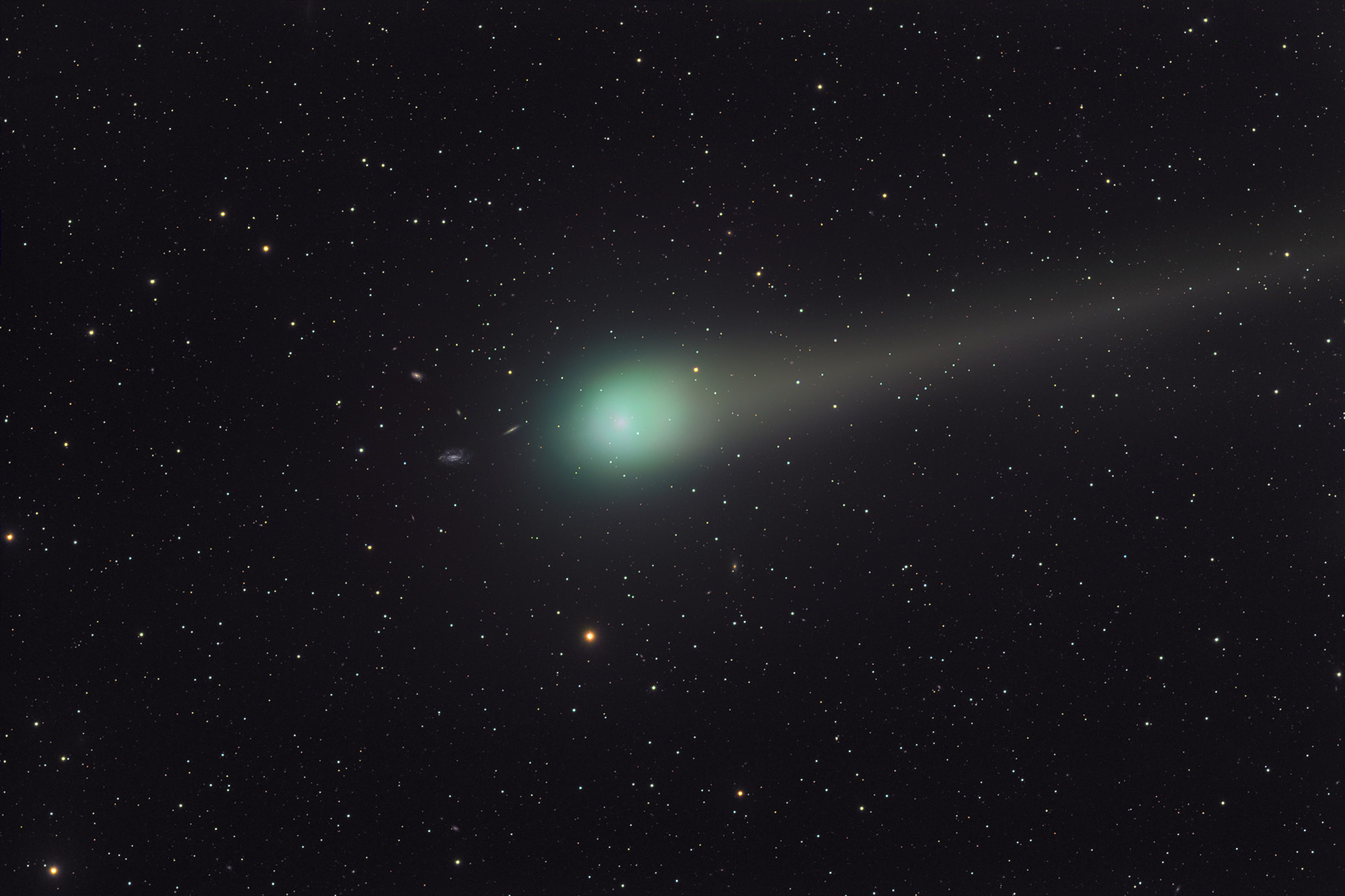 APOD: 2009 March 7 – Comet Lulin and Distant Galaxies