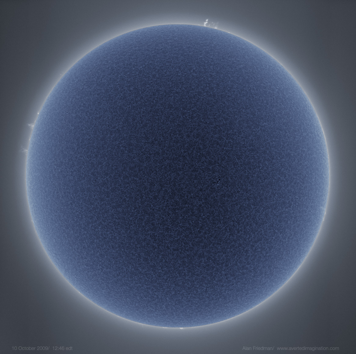 APOD: 2009 November 4 – Blue Sun Bristling