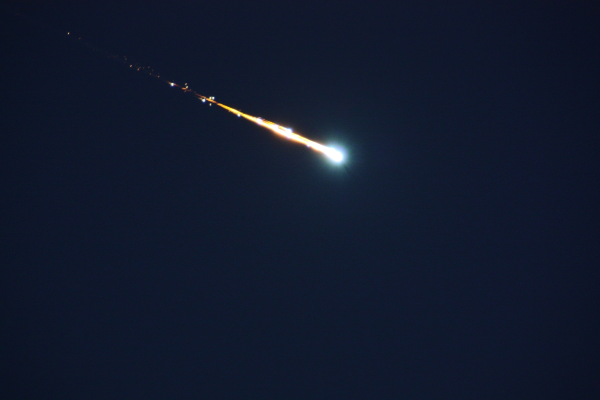 APOD: 2009 October 15 – Fireball Meteor Over Groningen