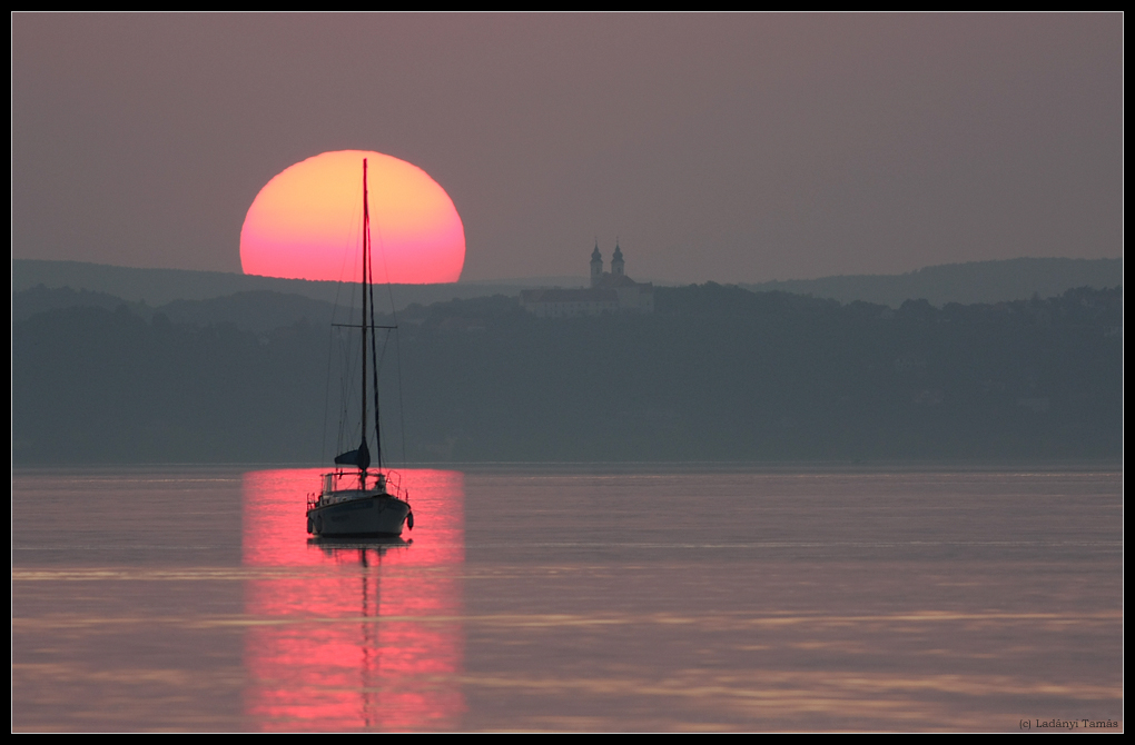APOD: 2009 September 24 – Equinox Sunset