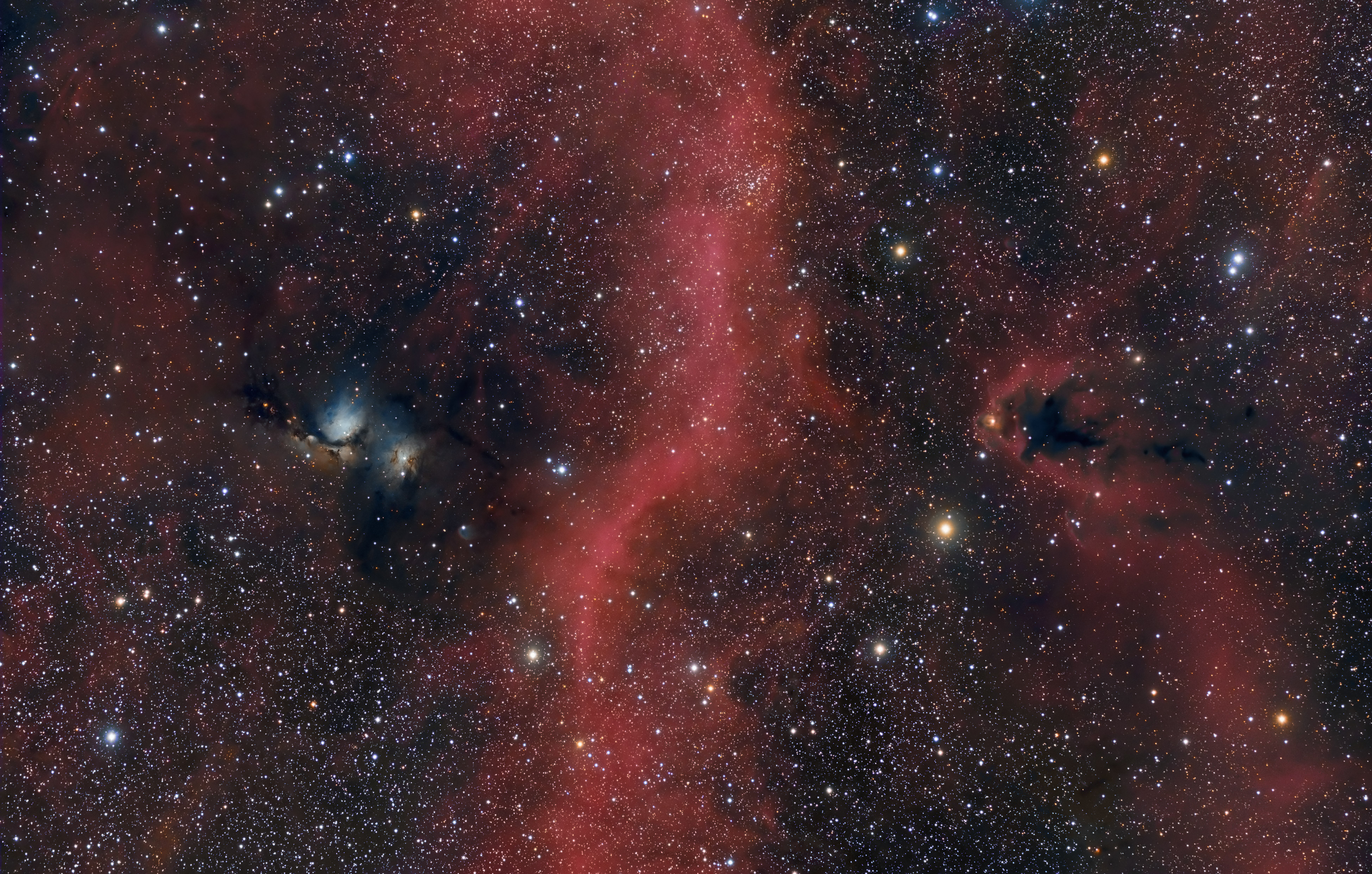 APOD: 2010 December 25 – Decorating the Sky