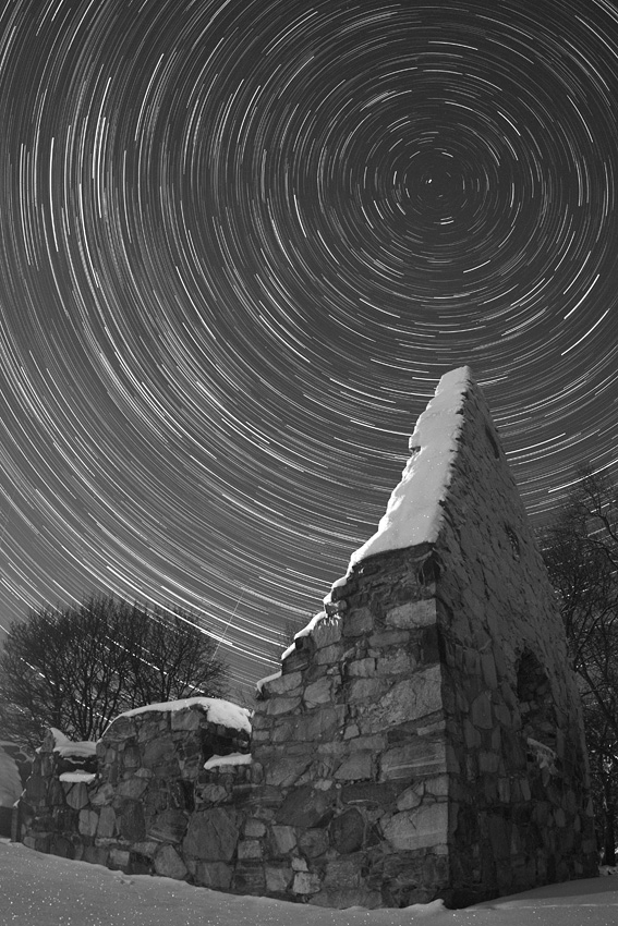 APOD: 2010 December 24 – Star Trails in the North