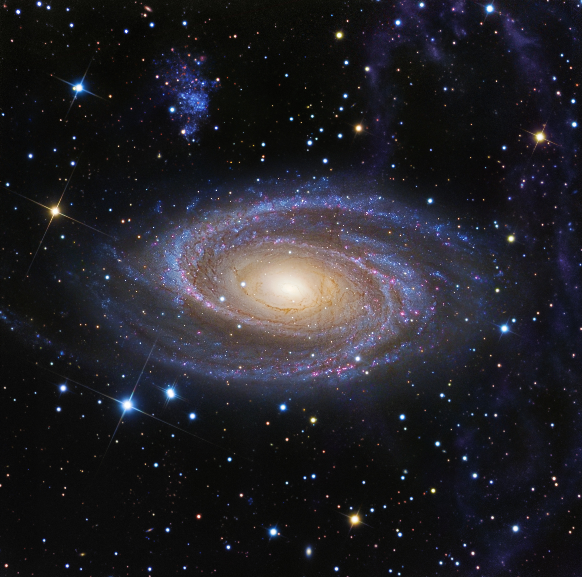 APOD: 2010 December 9 – M81 and Arp’s Loop