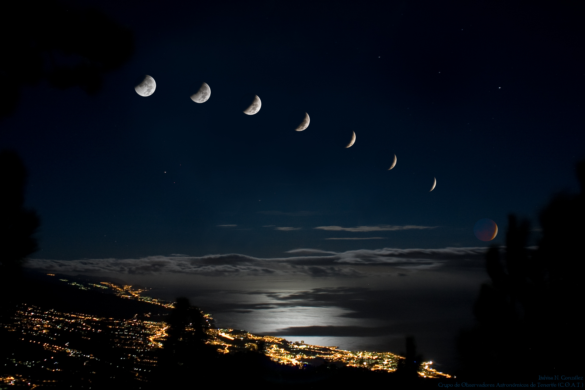 APOD: 2010 December 29 – Eclipse at Moonset