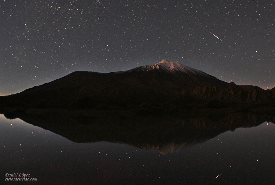 APOD: 2010 February 12 – Teide Sky Trails