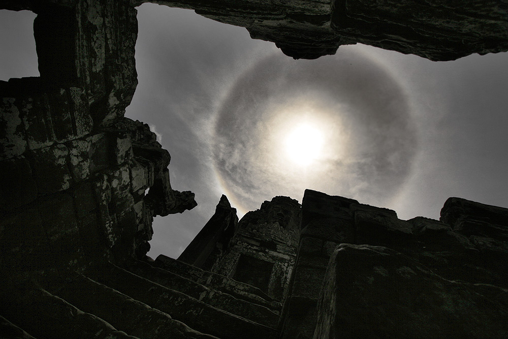 APOD: 2010 February 8 – A Sun Halo Over Cambodia