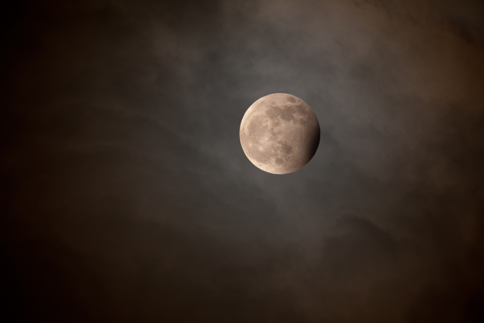 APOD: 2010 January 2 – Blue Moon Eclipse