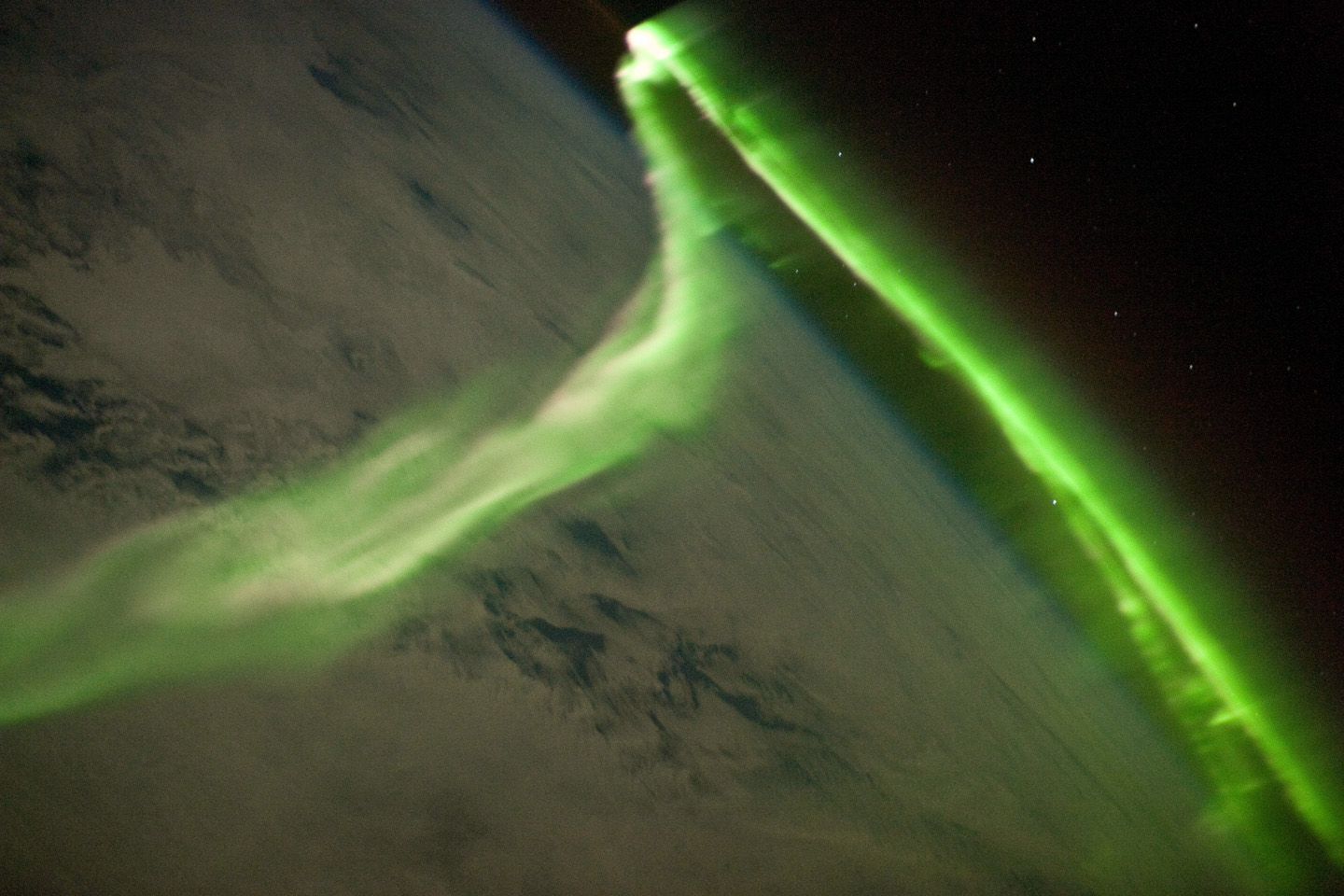APOD: 2010 July 1 – Above Aurora Australis