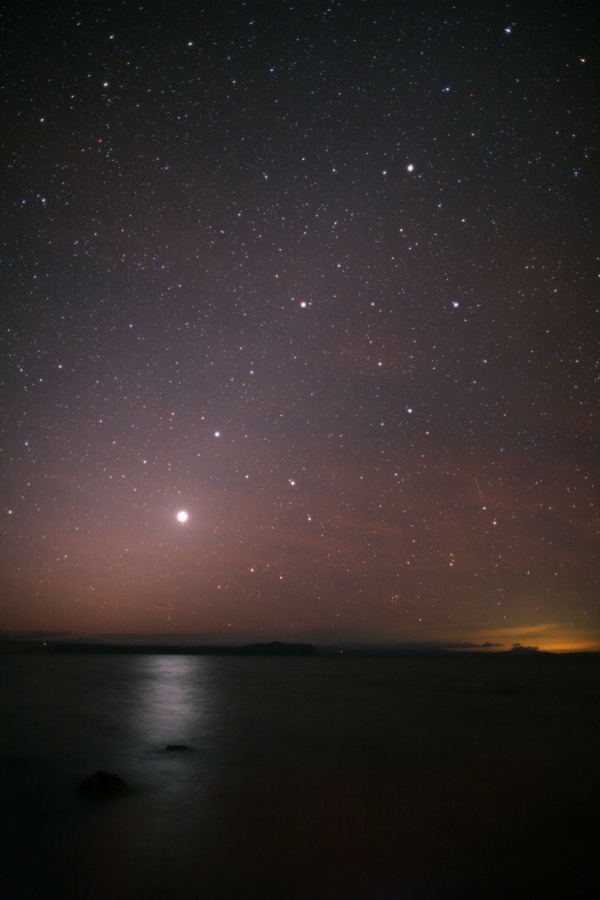 APOD: 2010 July 10 – Ecliptic New Zealand