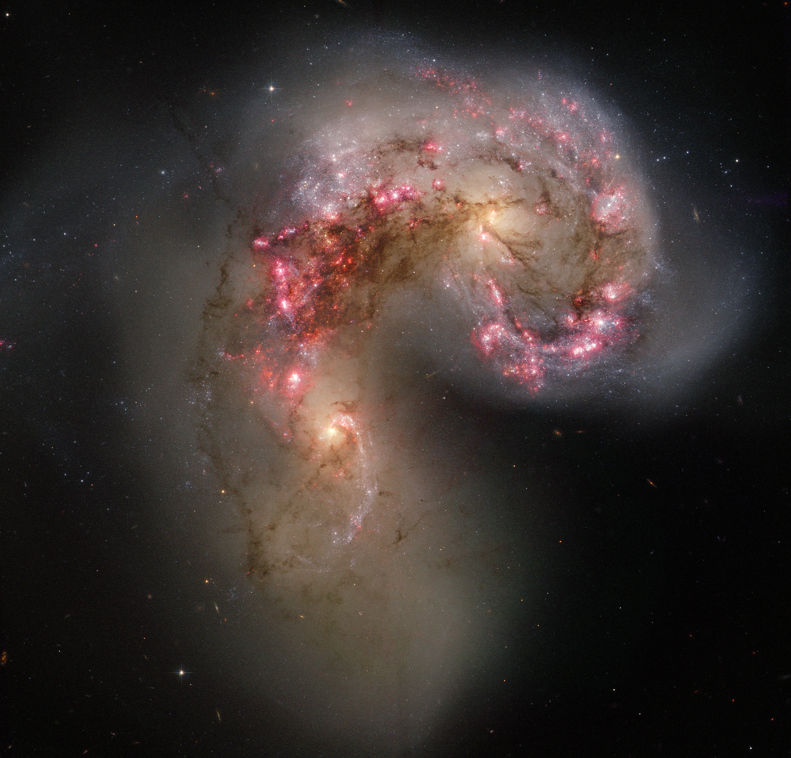 APOD: 2010 July 18 – The Antennae Galaxies in Collision