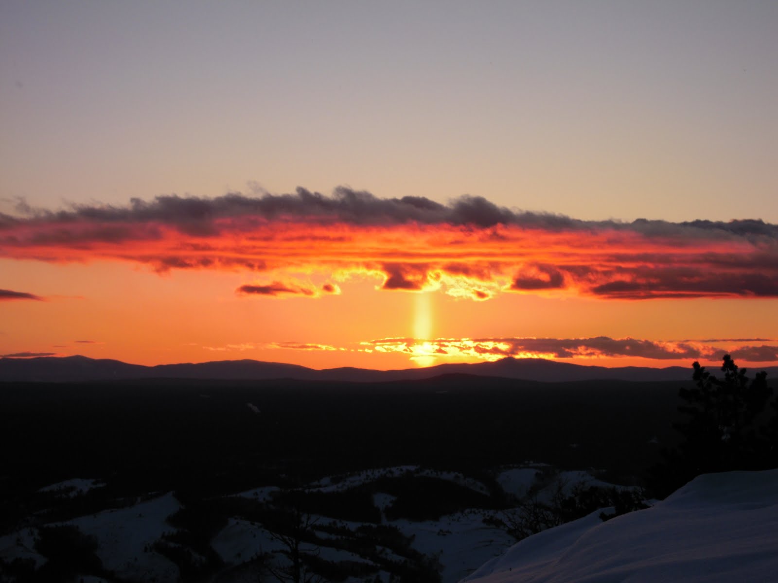 APOD: 2010 March 6 – Pillar at Sunset