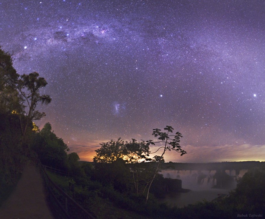 APOD: 2010 May 14 – Iguacu Starry Night