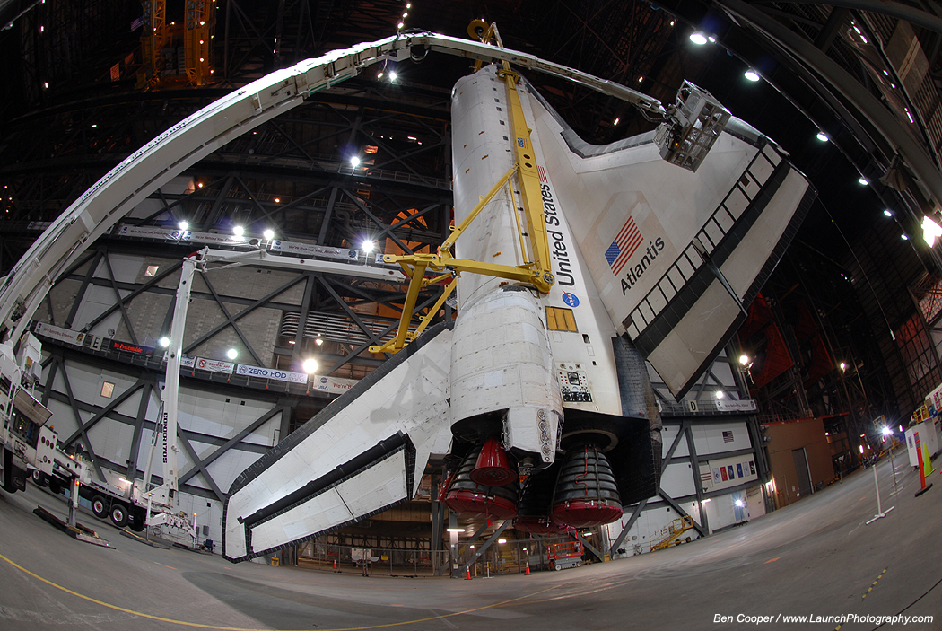 APOD: 2010 May 8 – Atlantis Lift Off