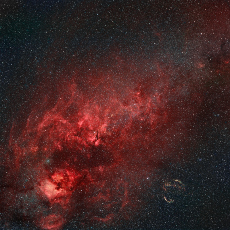 APOD: 2010 November 19 – Nebulae in the Northern Cross