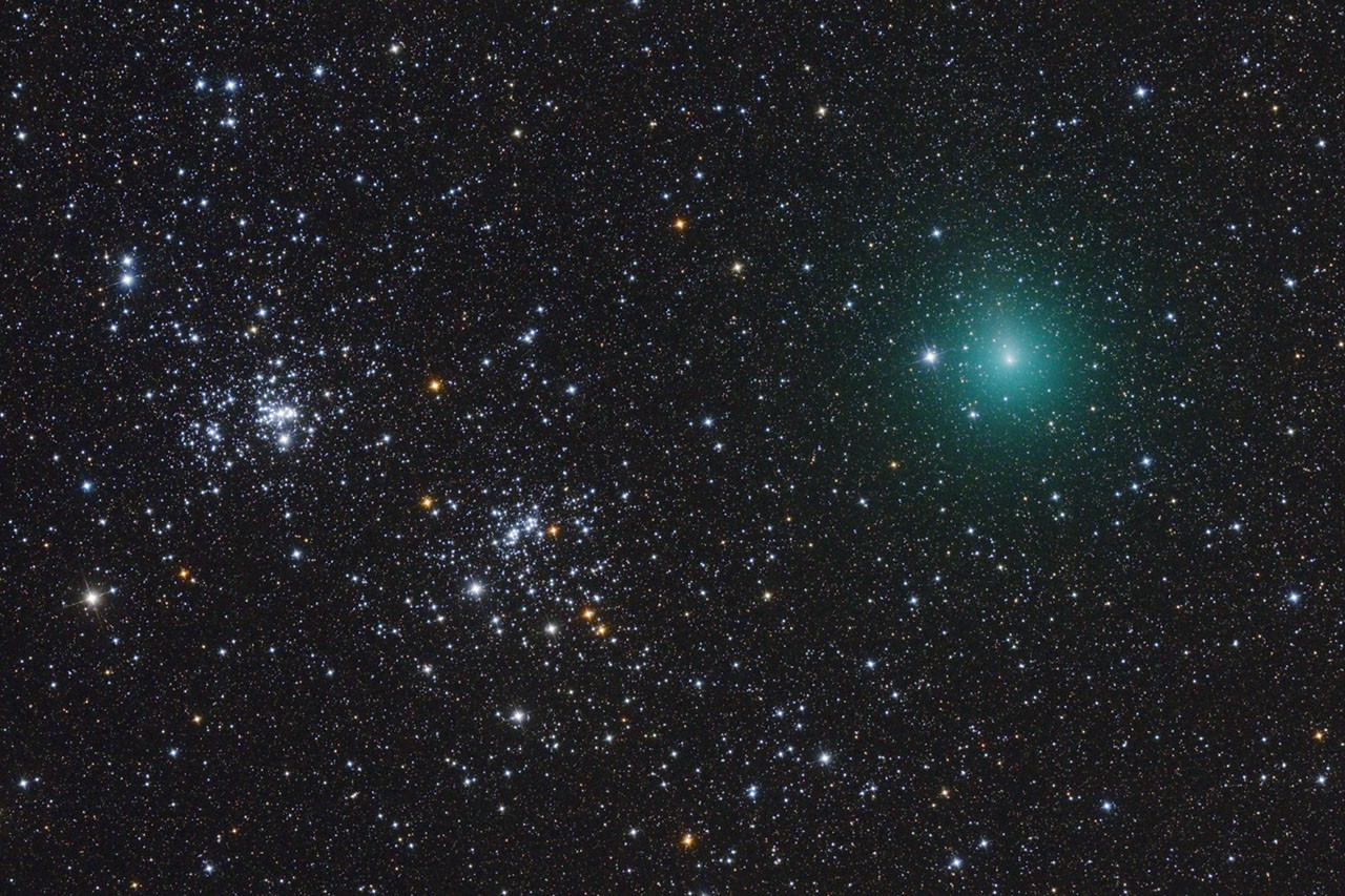 Comet Hartley Passes a Double Star Cluster — APOD for 2010-10-26