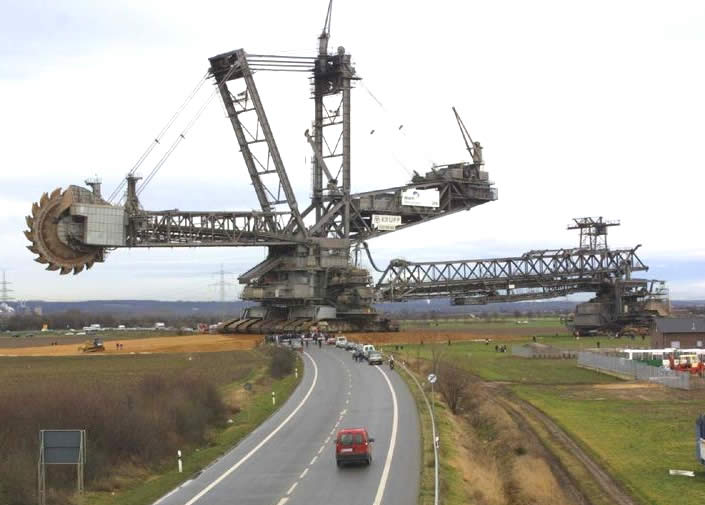 APOD: 2010 October 24 – A Bucket Wheel Excavator on Earth