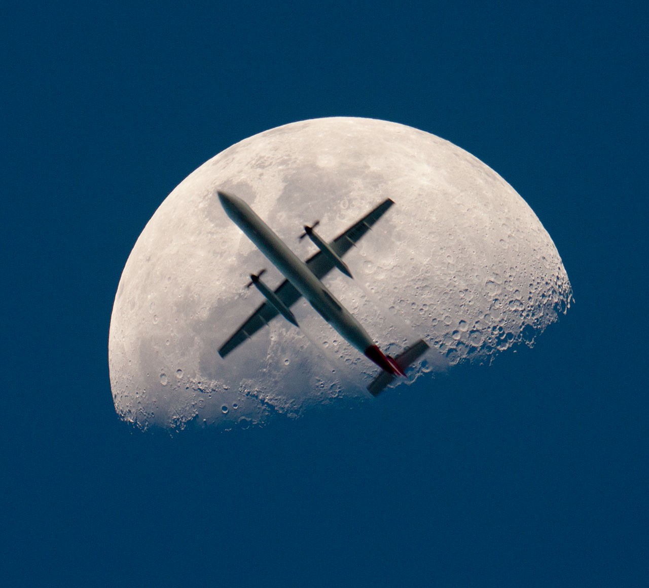 An Airplane in Front of the Moon — APOD for 2010-09-29
