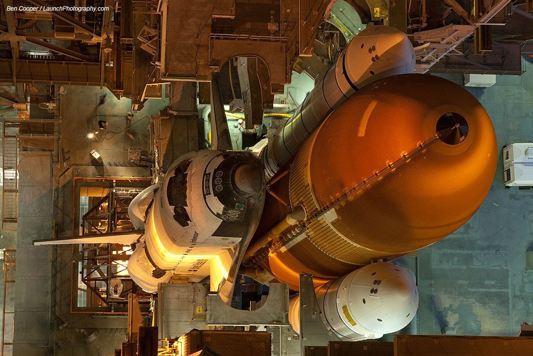 Endeavour Looking Up — APOD for 2011-04-02