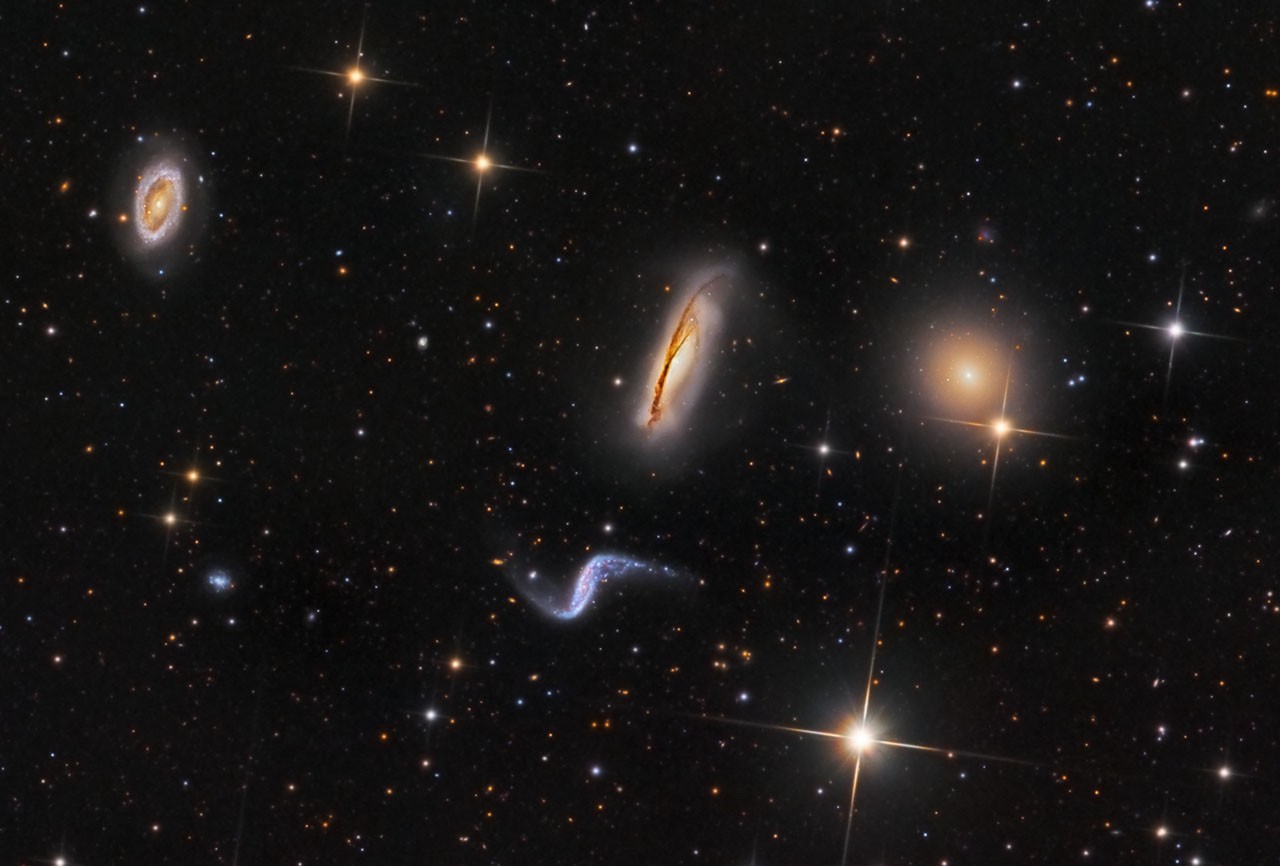 Hickson 44 in Leo — APOD for 2011-08-29