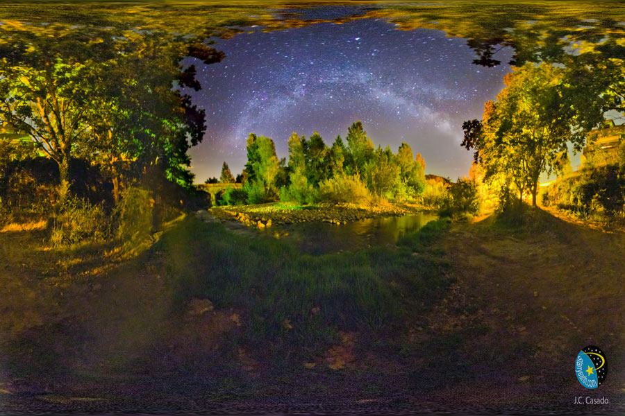 APOD: 2011 August 10 – The Summer Triangle Over Catalonia