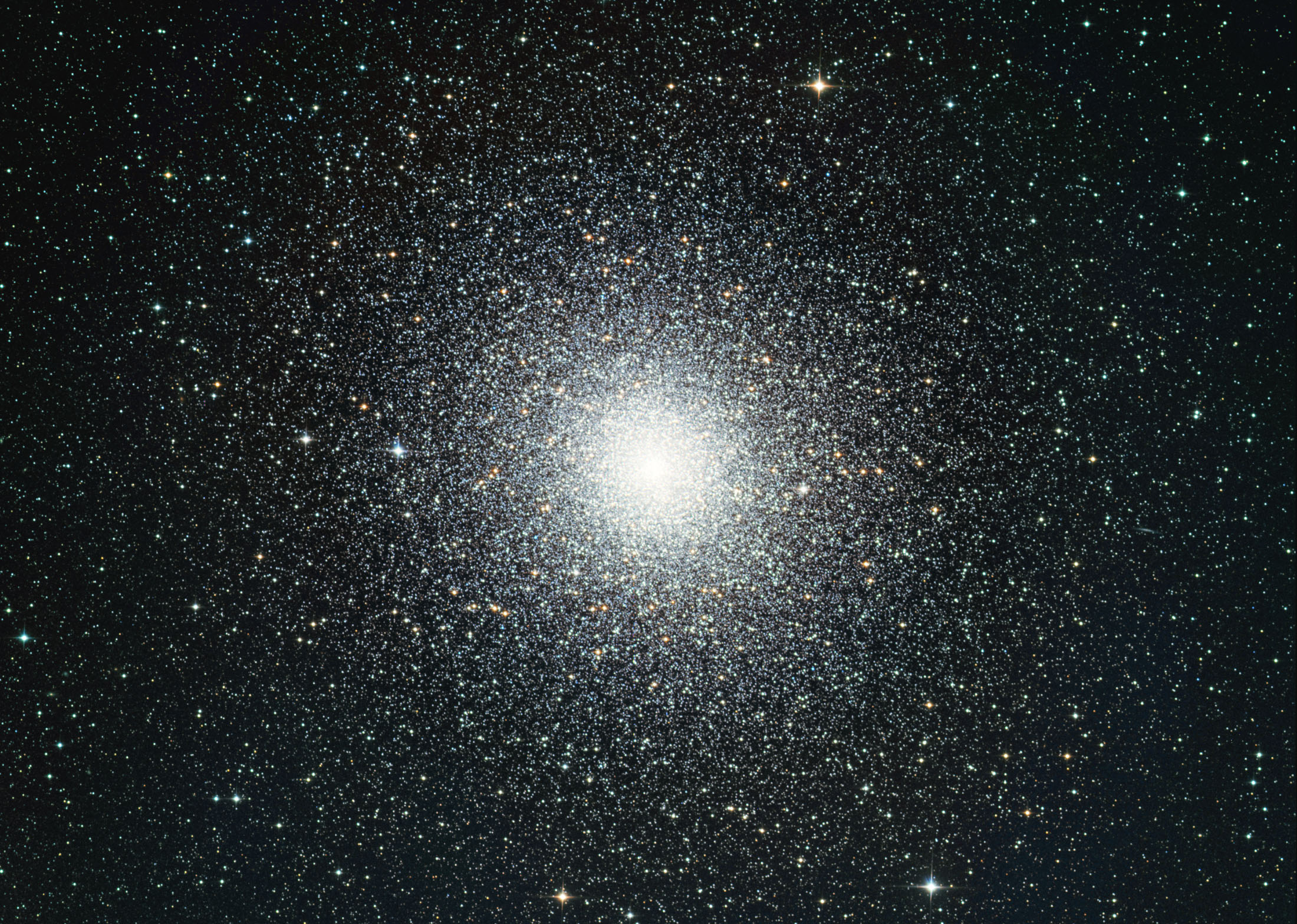 APOD: 2011 January 16 – Globular Star Cluster 47 Tuc
