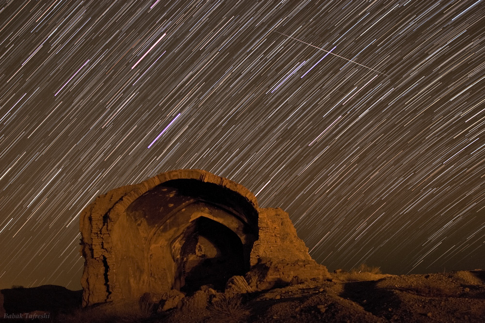 APOD: 2011 January 14 – Quadrantids over Qumis