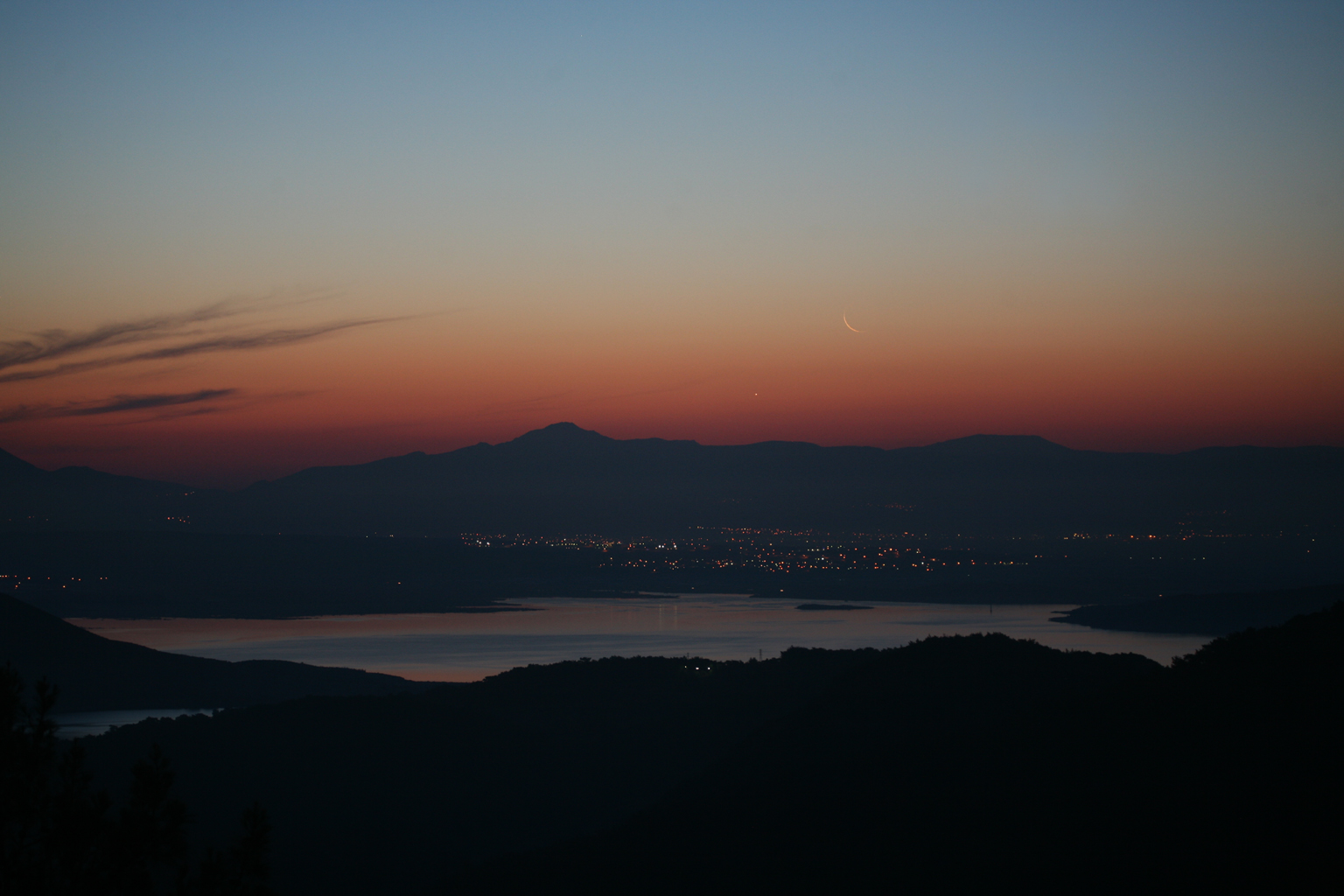 APOD: 2011 July 2 – Moon and Venus at Dawn