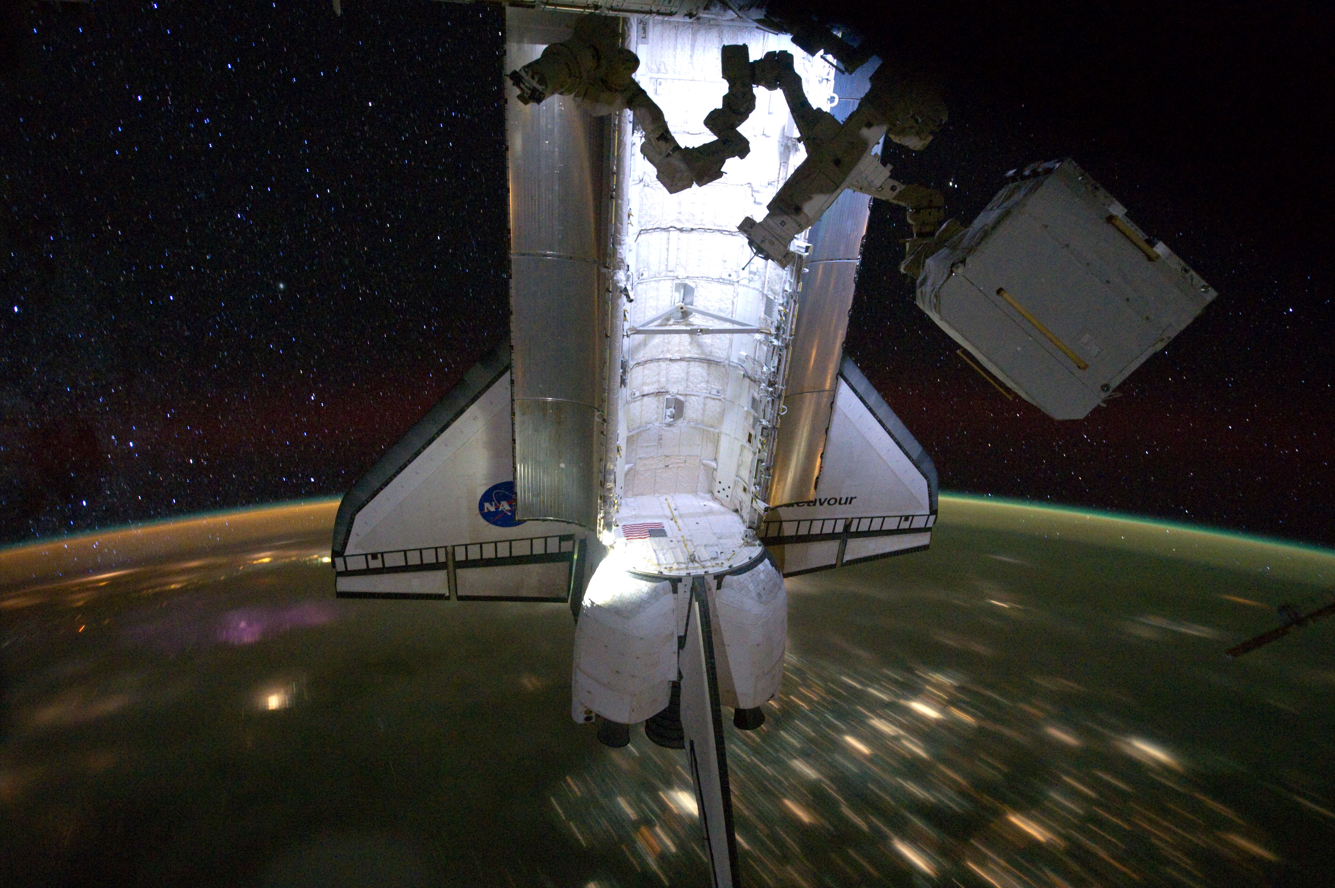 APOD: 2011 June 2 – Endeavour’s Starry Night